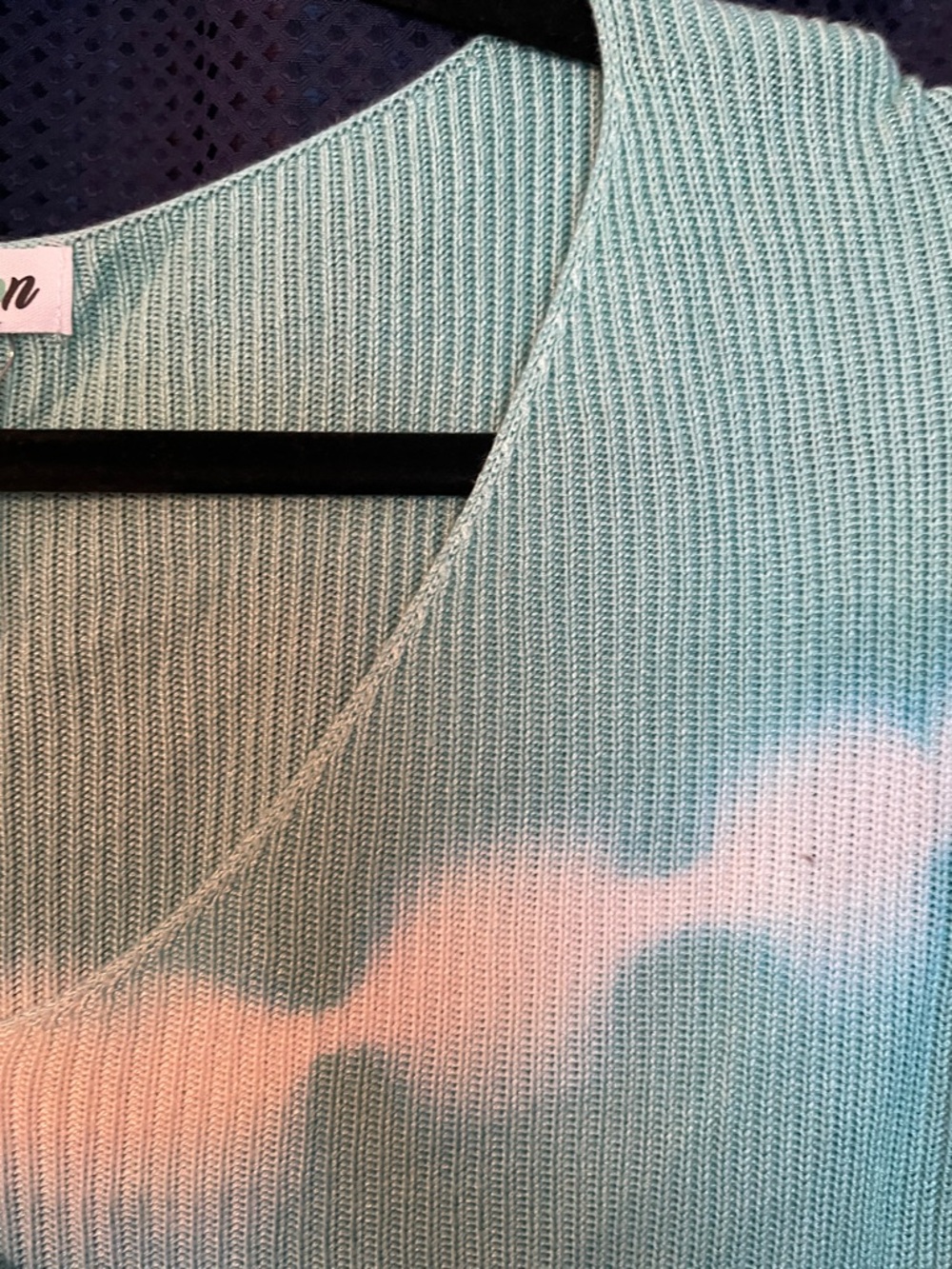 MACARON Aqua and White Ribbed V-Neck Top - Picture 16 of 16